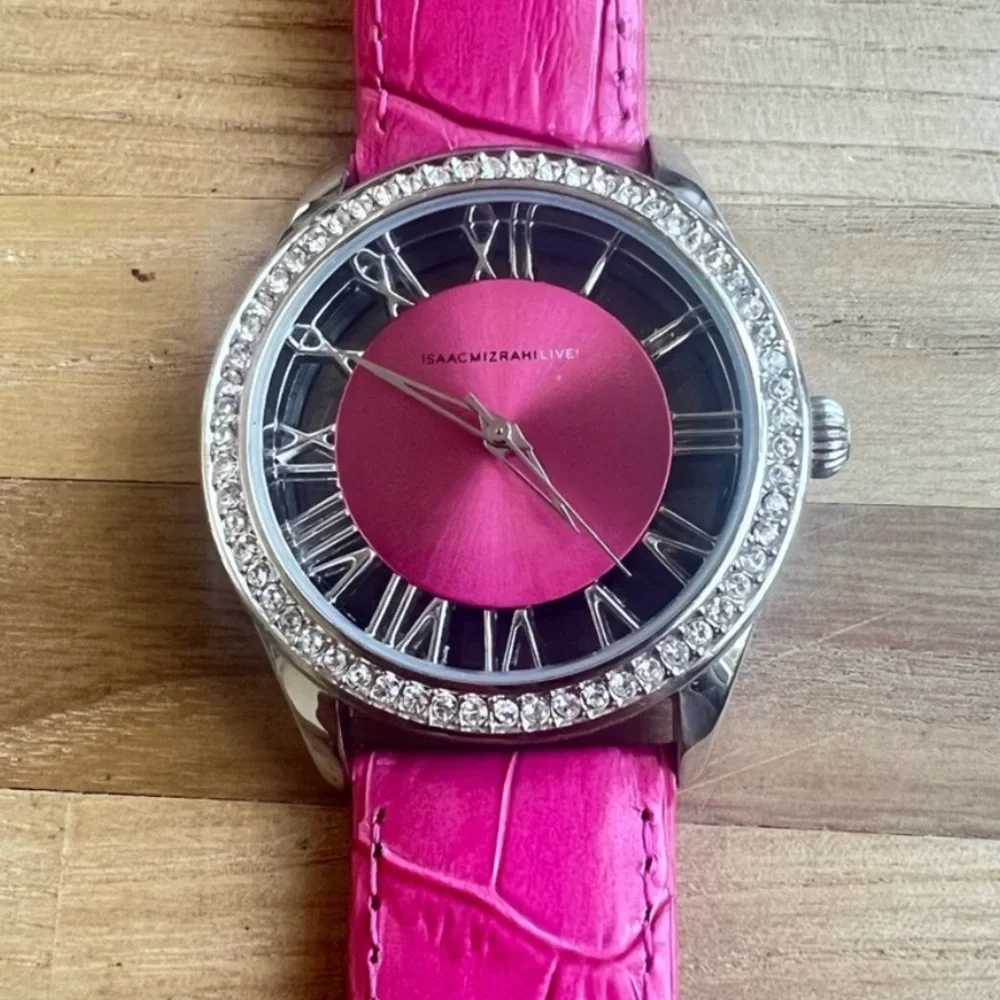Issac Mizrahi Live ladies pink dial leather strap dress watch NEW BATTERY